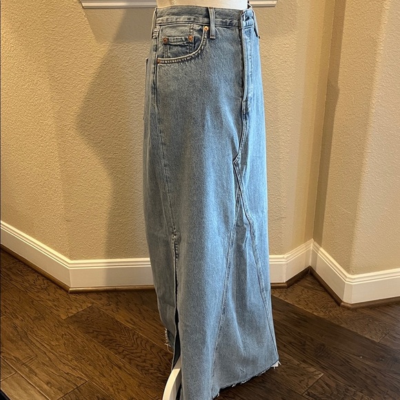 Levi’s Maxi Denim Skirt NWT Size 28 - Picture 5 of 16